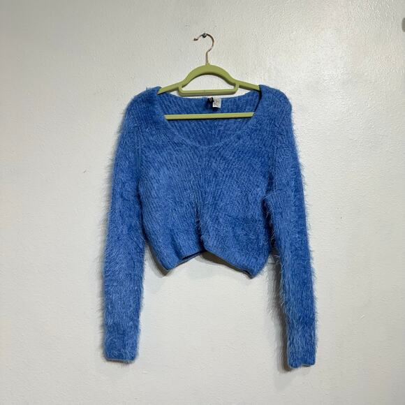 Divided H&M Blue Fuzzy V-Neck Crop Knit Sweater Sz M - Picture 2 of 11